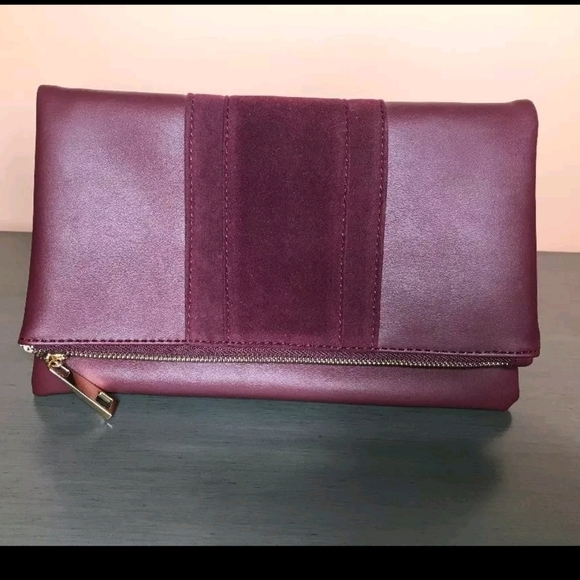 NWT Burgundy Fold Over Clutch Vegan Leather by Summer & Rose - Picture 2 of 5